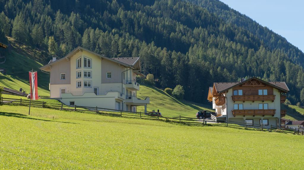 Appartementhaus Pinnisblick Нойщифт им Щубайтал Екстериор снимка